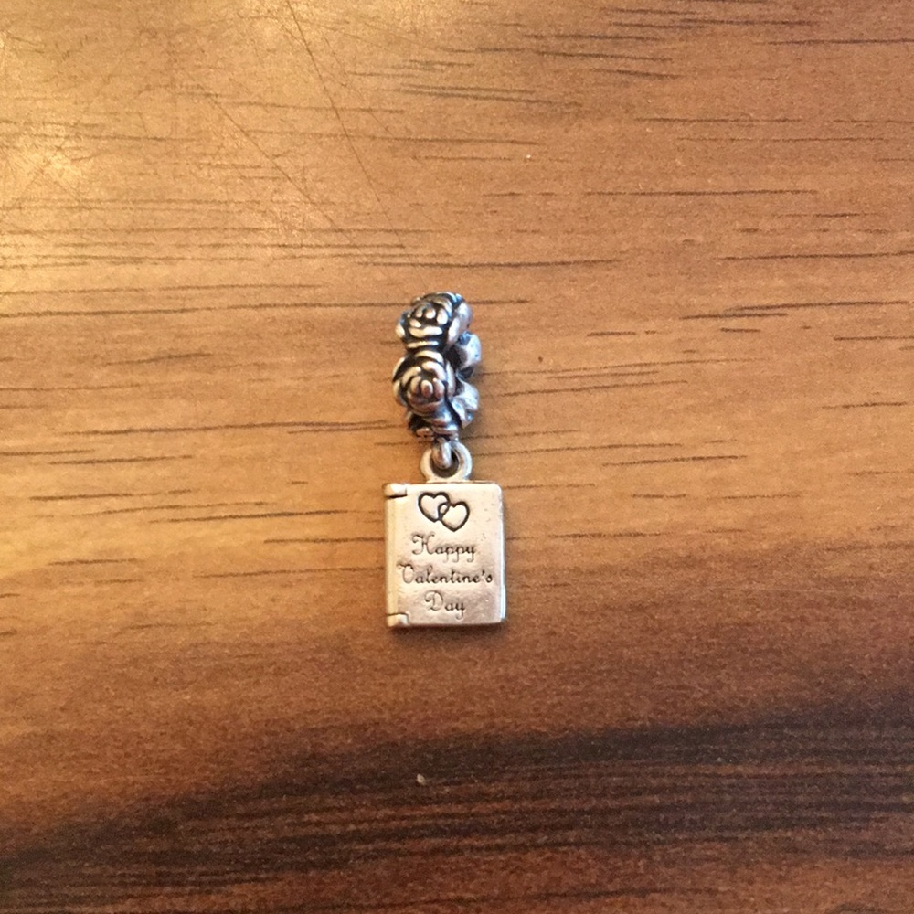 Pandora charm “Happy Valentine’s Day”